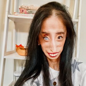 121620_Lizzie_Velasquez_AAE_Headshot