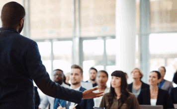 6 Motivational Speakers Who Have Received Stellar Reviews Motivational Speakers Who Have Received Stellar Reviews